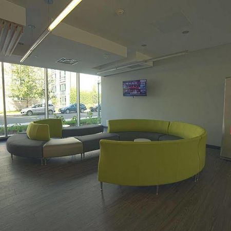 Queen'S University - David C. Smith House - Campus Accommodation Кингстън Екстериор снимка