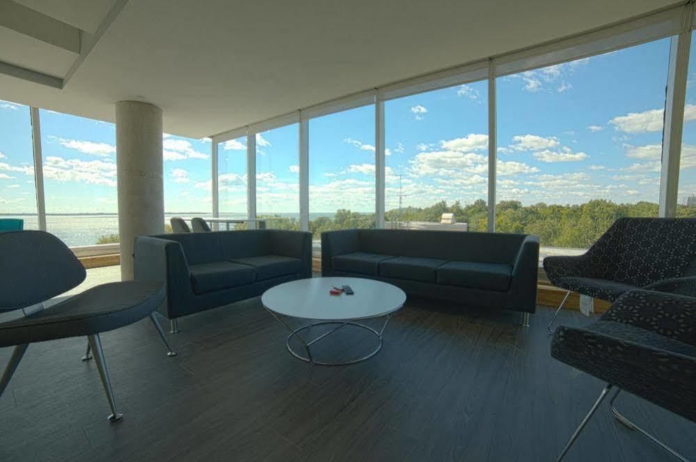 Queen'S University - David C. Smith House - Campus Accommodation Кингстън Екстериор снимка